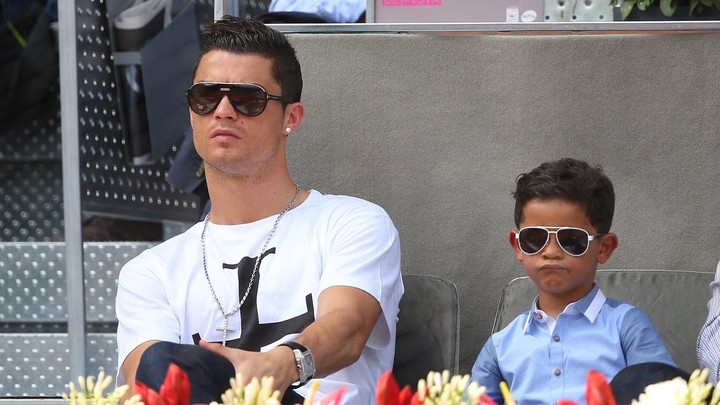 Svet v šoku! Slávny Cristiano Ronaldo otcom dvojičiek